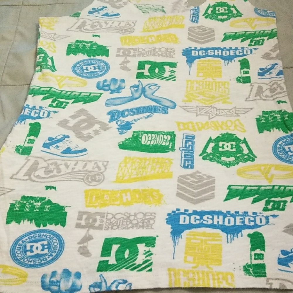 DC Tank Top - Picture 3 of 7